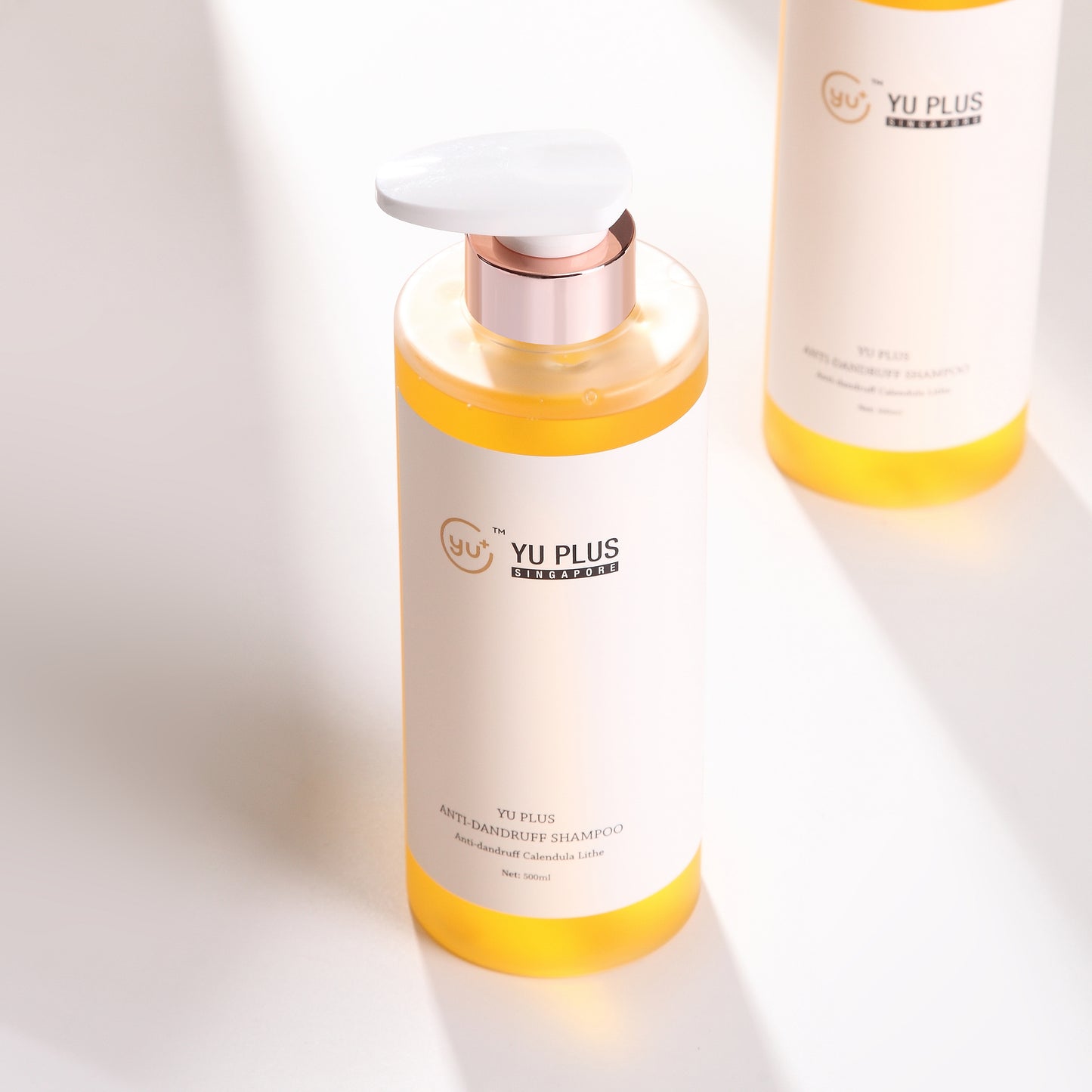 YU PLUS ANTI-DANDRUFF SHAMPOO Anti-dandruff Calendula Lithe 500ML
